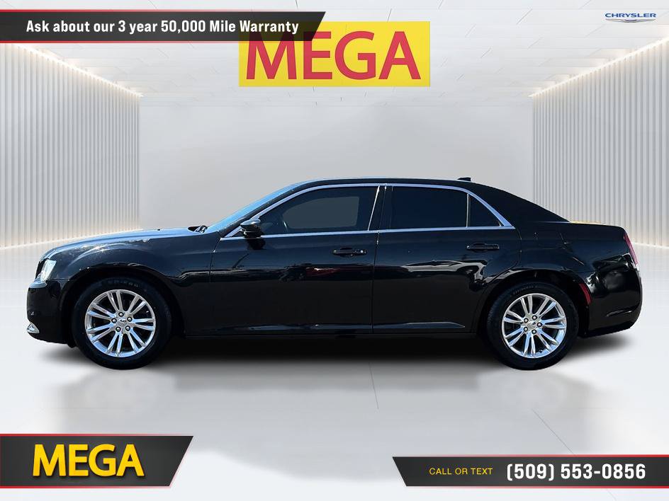 Used 2017 Chrysler 300 Limited w/ Value Package RWD image 10