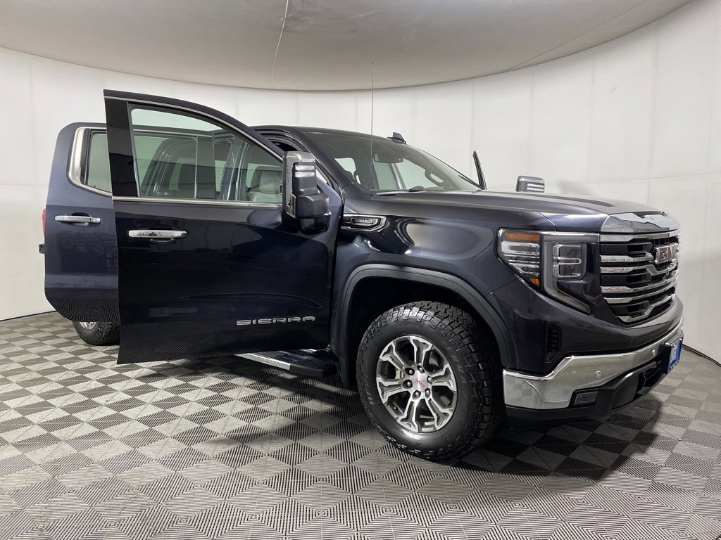 Used 2024 GMC Sierra 1500 SLT w/ SLT Convenience Package image 9