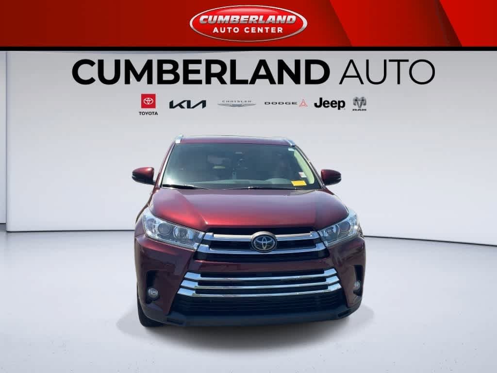 Used 2018 Toyota Highlander Limited FWD image 3
