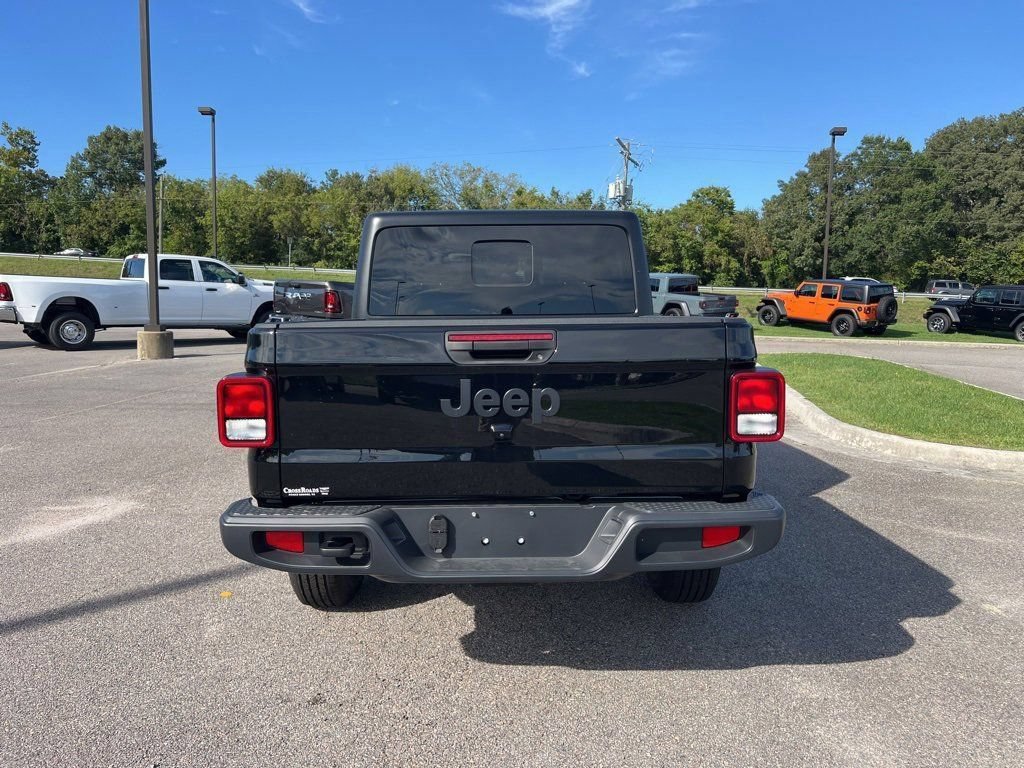 New 2025 Jeep Gladiator Sport AWD/4WD image 4