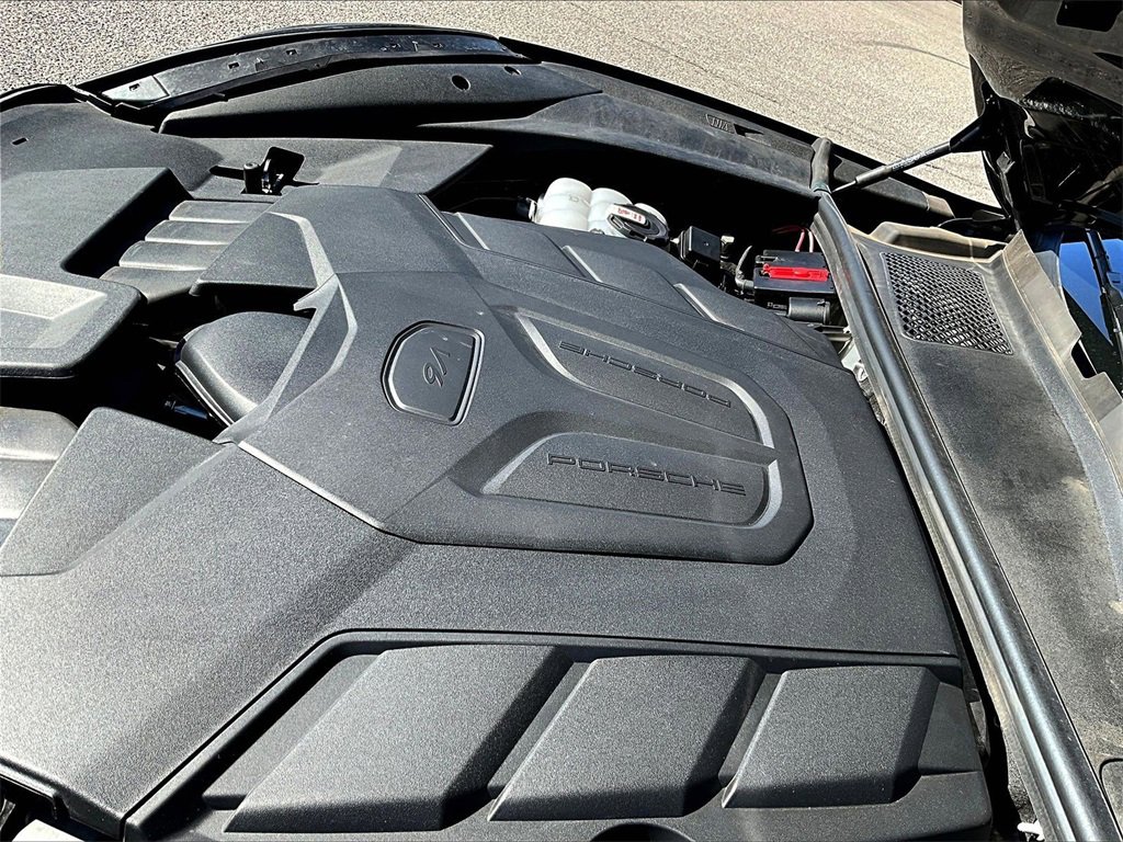 Used 2024 Porsche Cayenne image 24