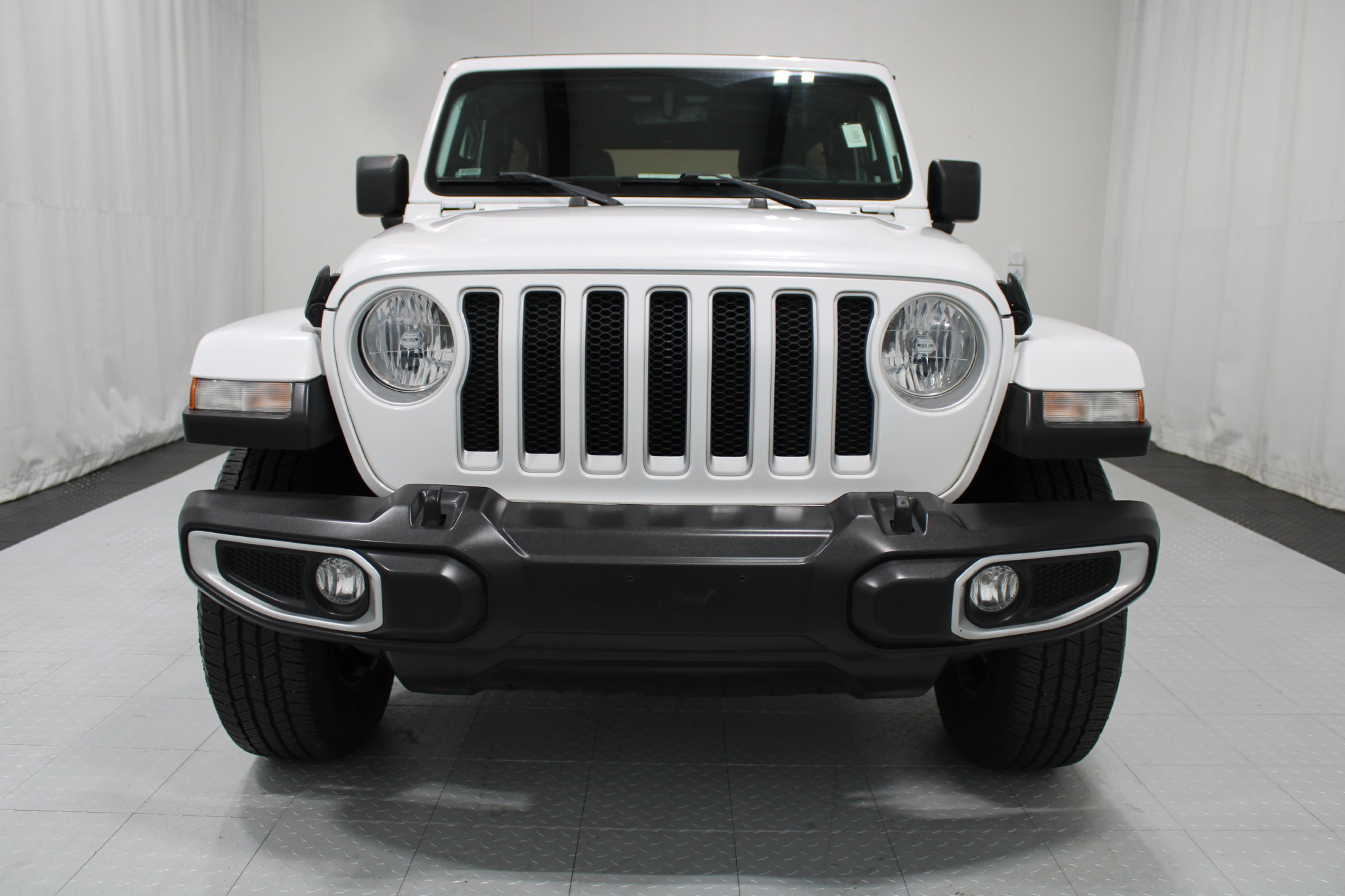 Used 2023 Jeep Wrangler Unlimited Sahara w/ Cold Weather Group AWD/4WD image 3