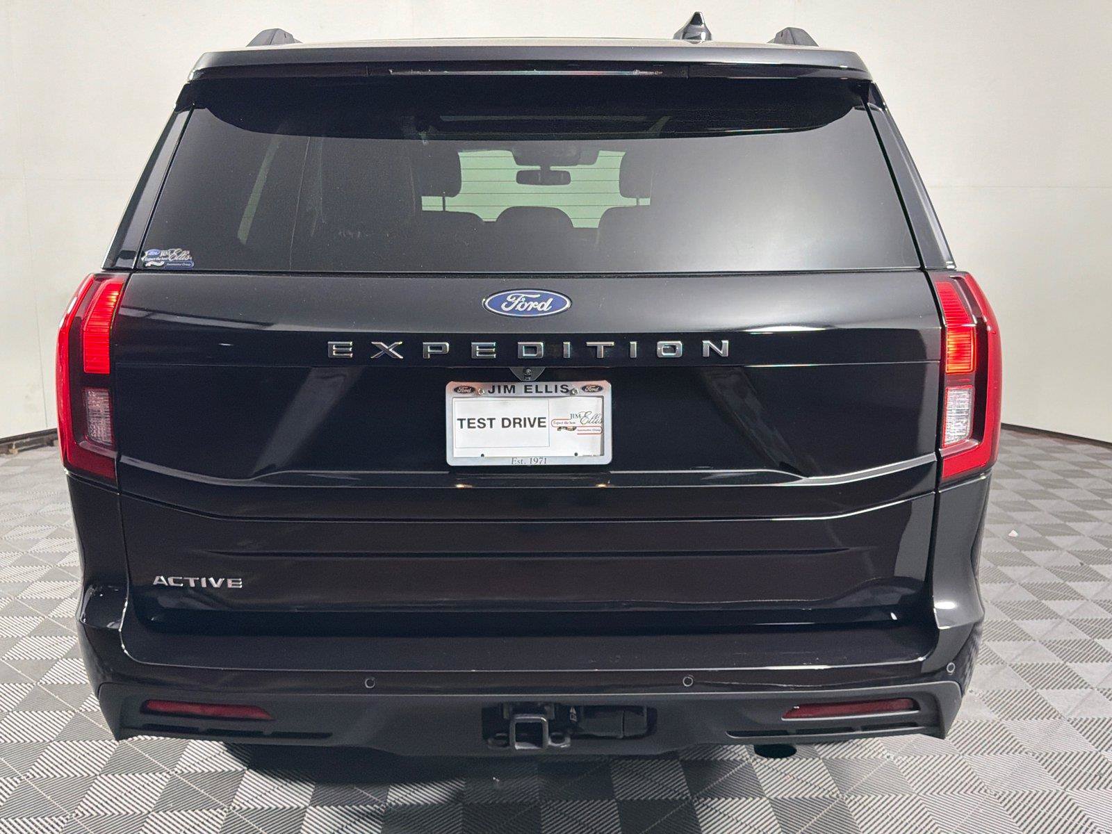 Used 2026 Ford Expedition Active RWD image 6