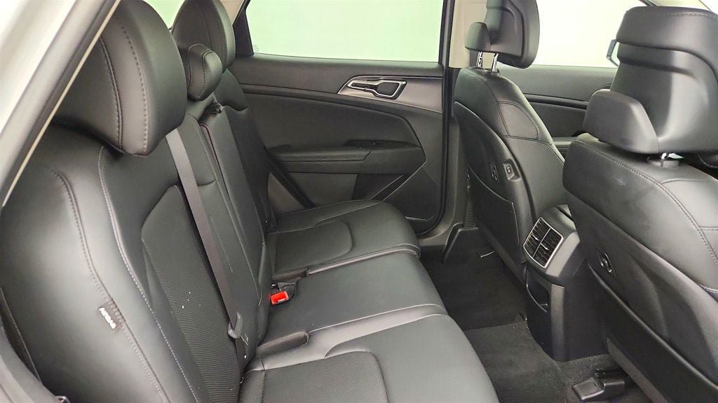 Used 2025 Kia Sportage SX FWD image 23