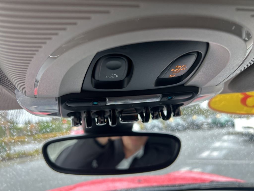 Used 2023 MINI Cooper 2-Door Hardtop image 9