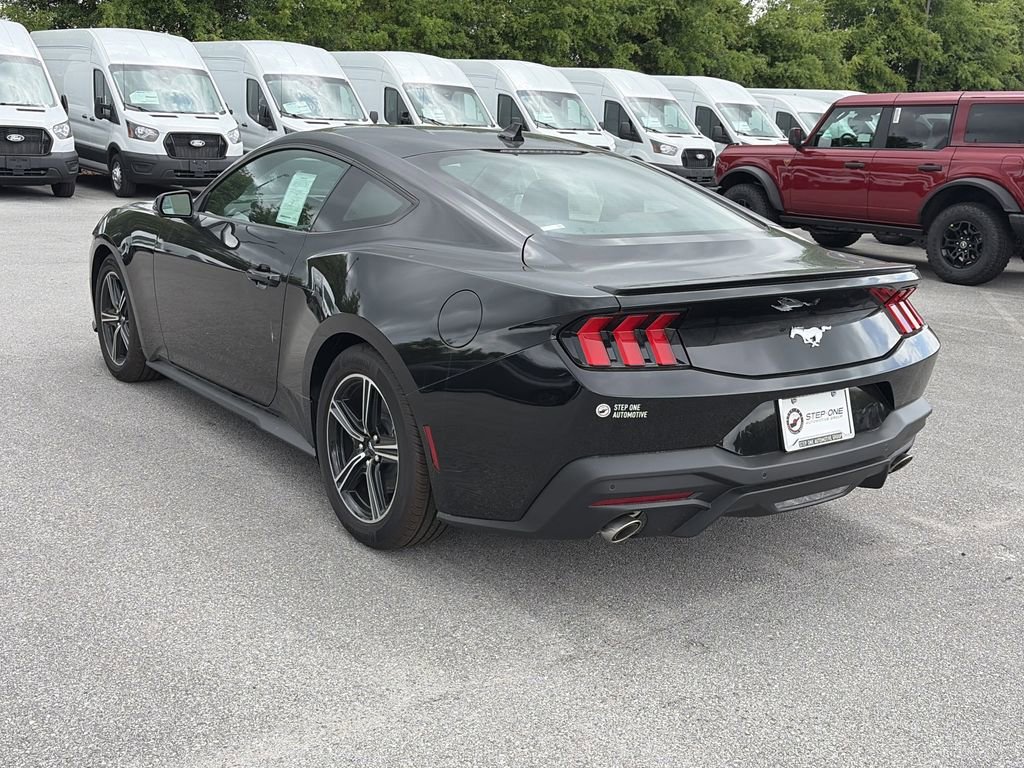 Used 2025 Ford Mustang Premium RWD image 5