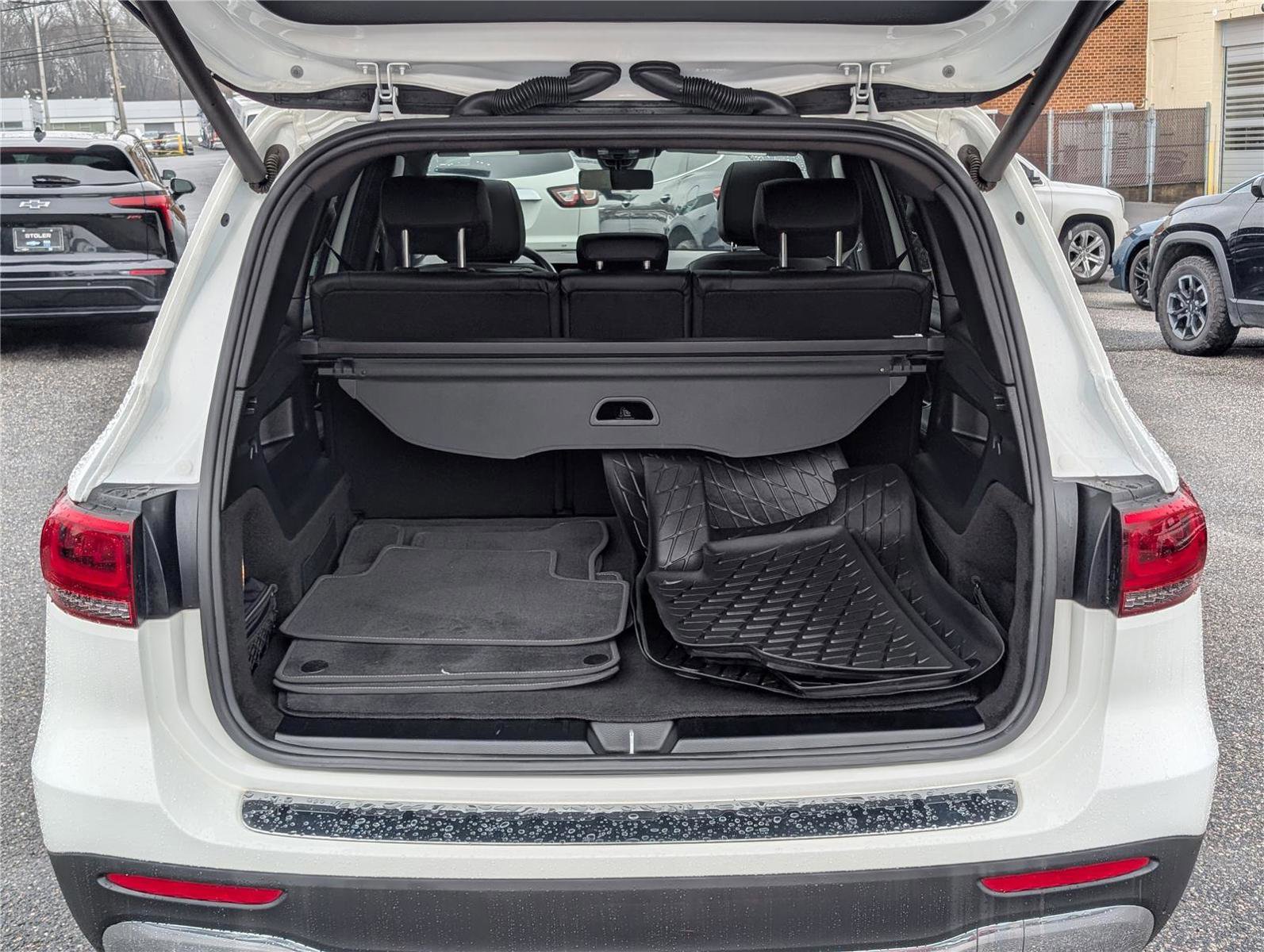 Used 2021 Mercedes-Benz GLB 250 4MATIC image 13