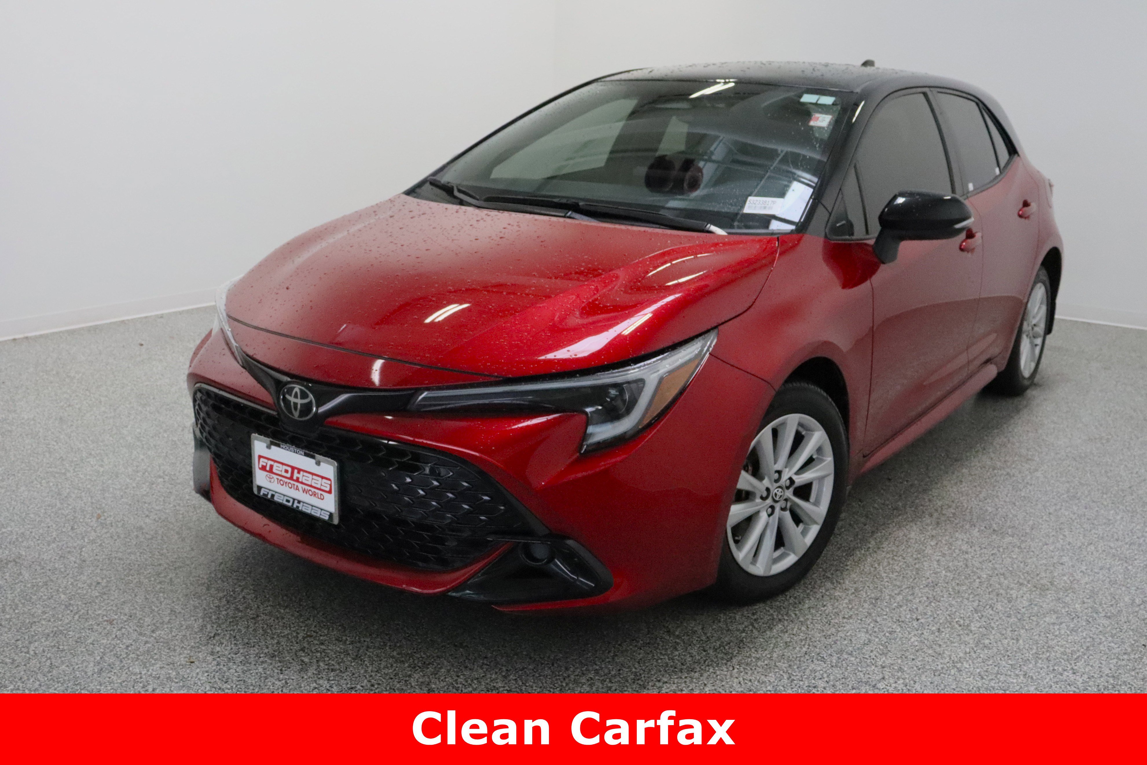 Used 2025 Toyota Corolla SE image 2