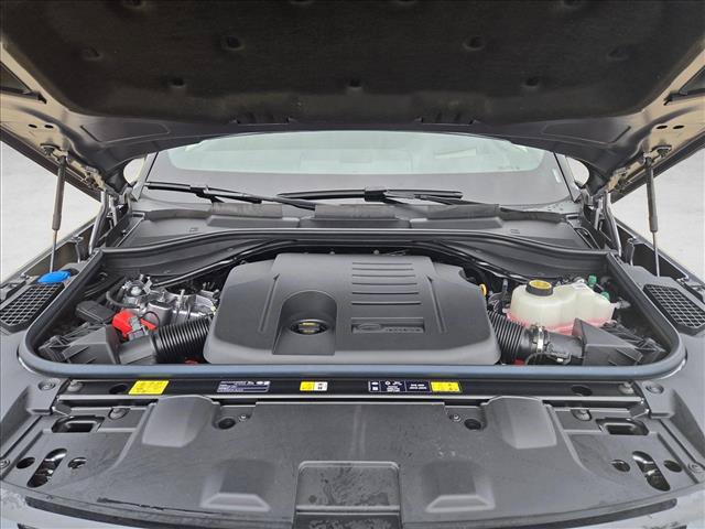 New 2026 Land Rover Range Rover Long Wheelbase SE AWD/4WD image 17