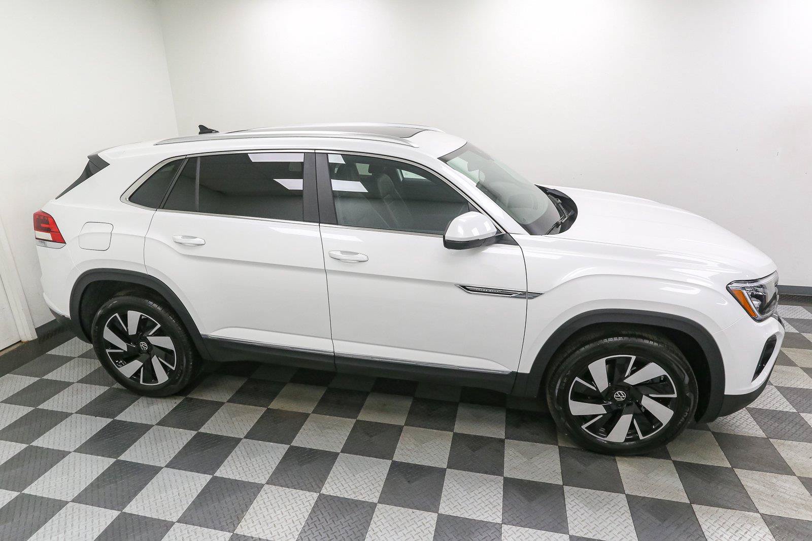 New 2026 Volkswagen Atlas Cross Sport SEL AWD/4WD image 5