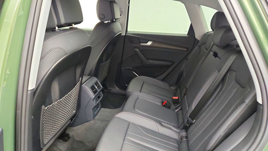 Used 2024 Audi Q5 2.0T Premium w/ Convenience Package image 21