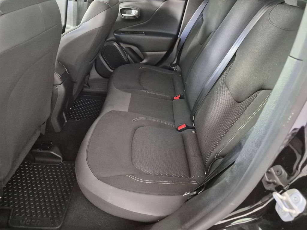 Used 2023 Jeep Renegade Latitude w/ Premium Group AWD/4WD image 28