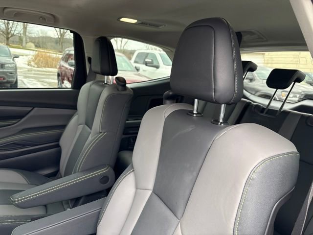 Used 2025 Subaru Ascent Onyx Edition image 10