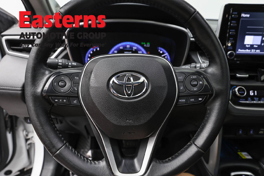 Used 2022 Toyota Corolla Cross XLE w/ Convenience Package AWD/4WD image 11