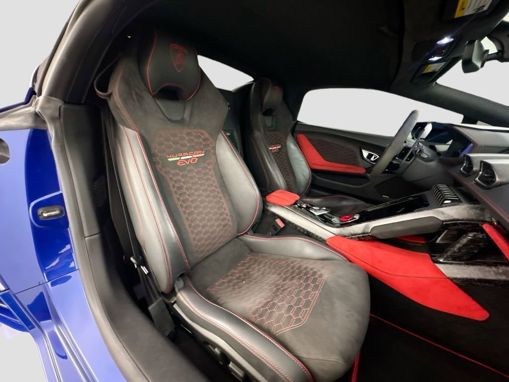 Used 2020 Lamborghini Huracan EVO image 25