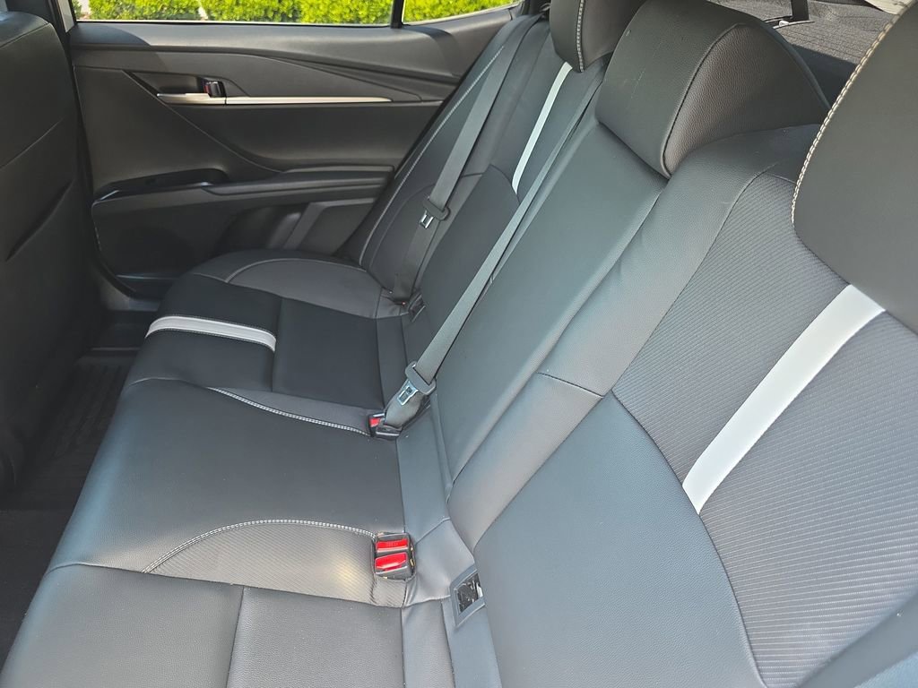 Used 2025 Toyota Camry SE FWD image 18