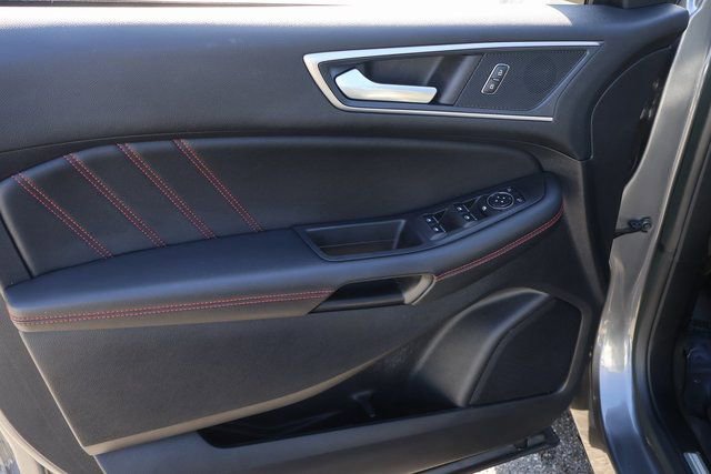 Used 2021 Ford Edge ST-Line image 10