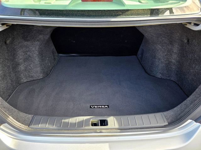 Used 2012 Nissan Versa SV image 38