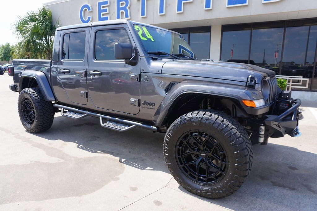Used 2024 Jeep Gladiator Sport video 1