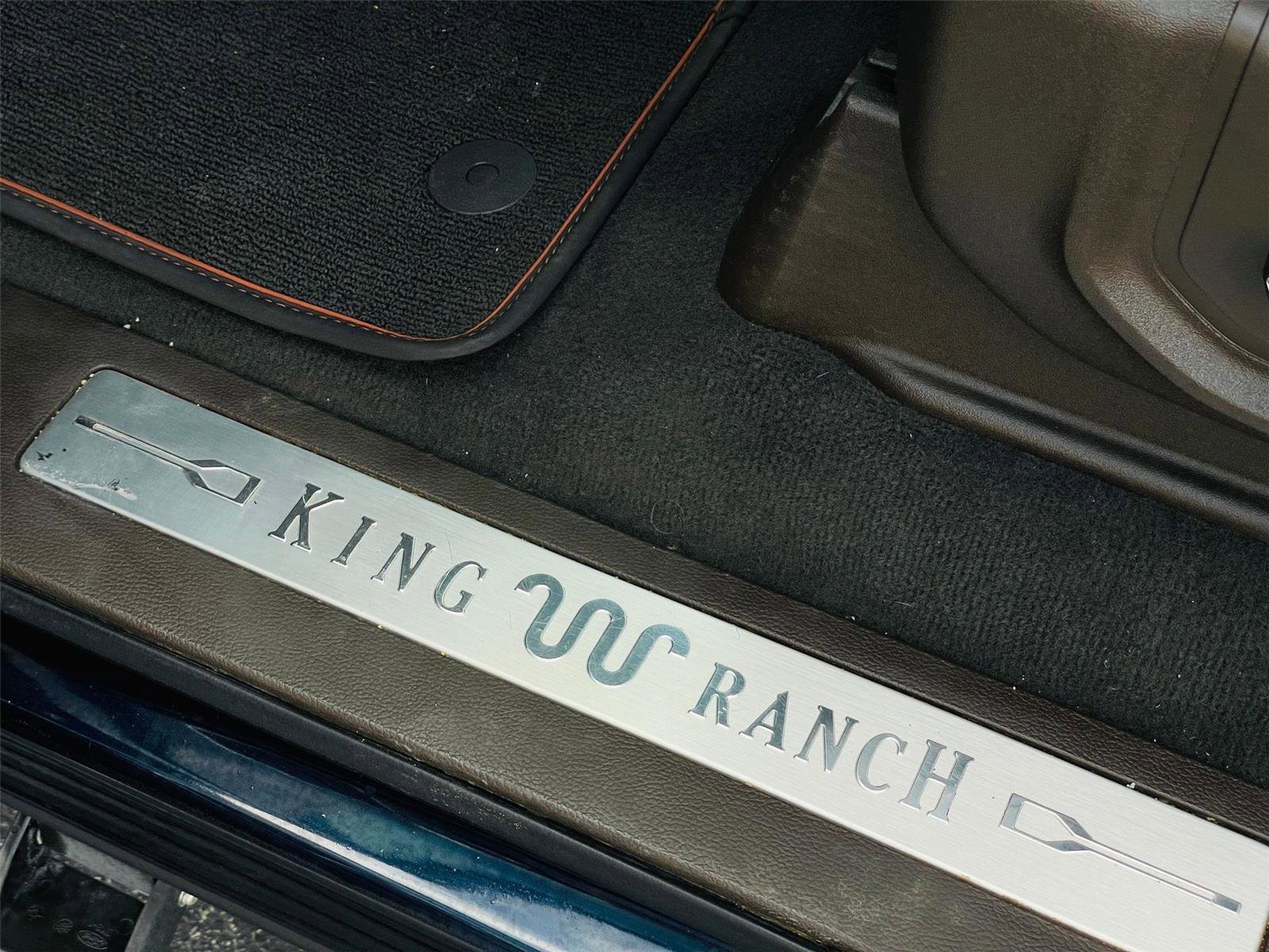 Used 2022 Ford F350 King Ranch w/ King Ranch Ultimate Package AWD/4WD image 17