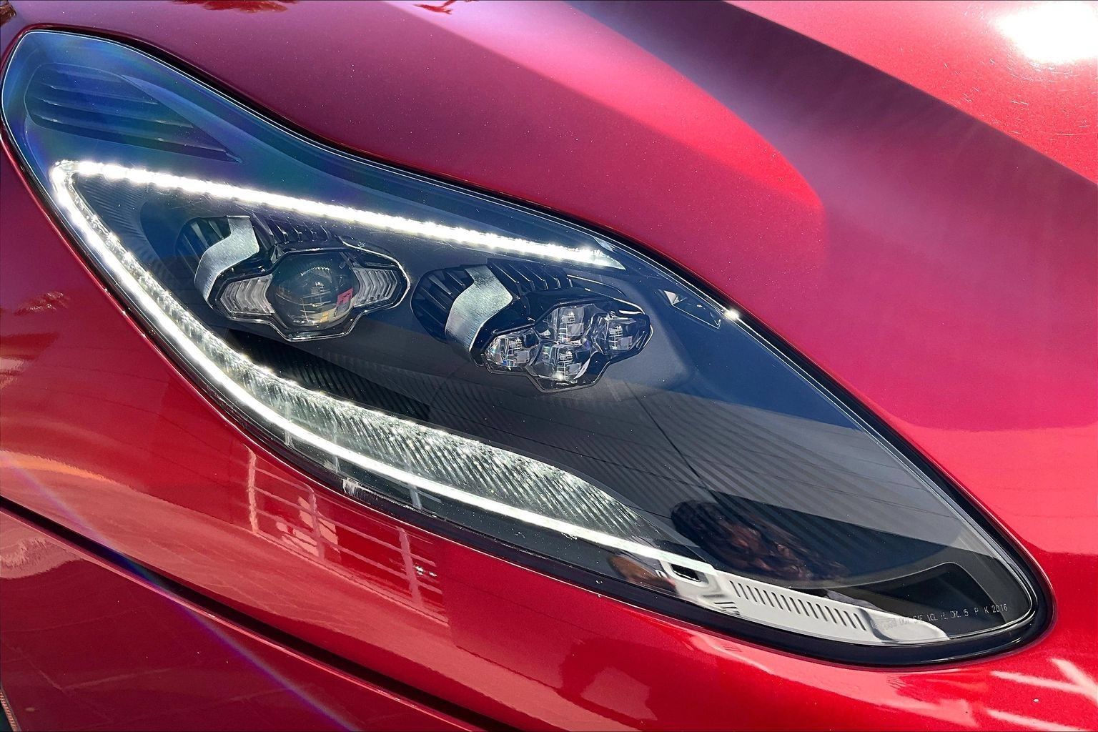Used 2023 Aston Martin DB11 Coupe RWD image 25