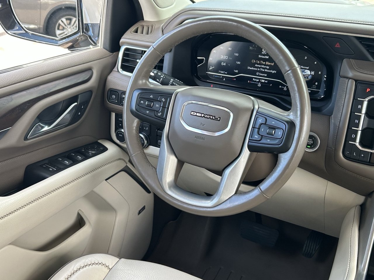 Used 2022 GMC Yukon Denali w/ Denali Premium Package AWD/4WD image 19