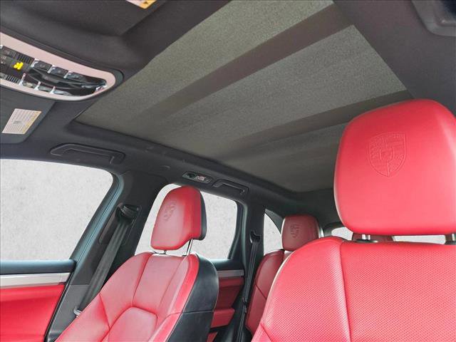 Used 2017 Porsche Cayenne Platinum Edition image 20