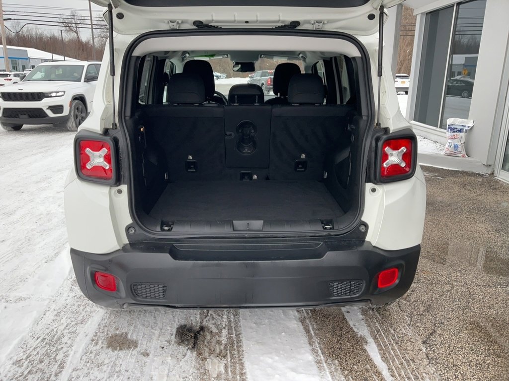 Used 2022 Jeep Renegade Latitude w/ Convenience Group image 13