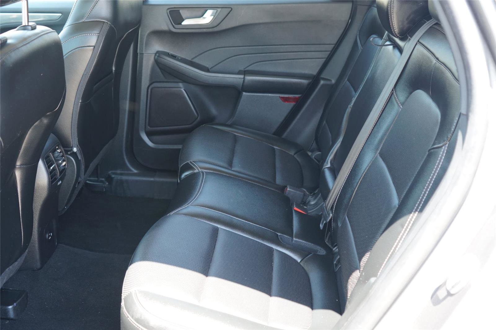 Used 2022 Ford Escape Titanium FWD image 23