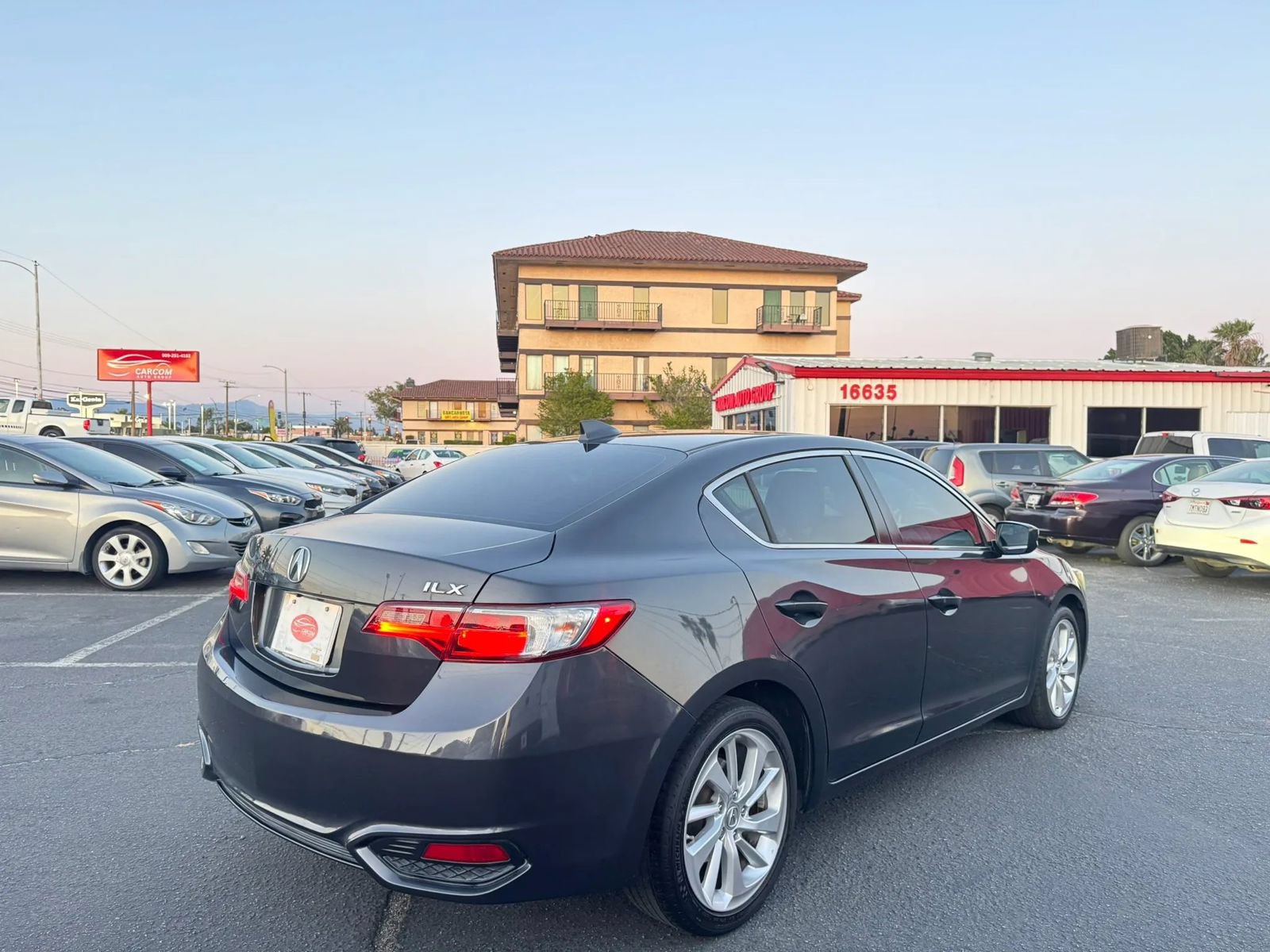 Used 2016 Acura ILX FWD image 9