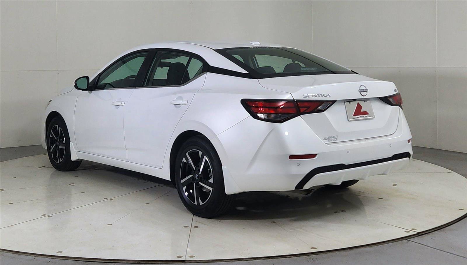 Used 2024 Nissan Sentra SV image 5