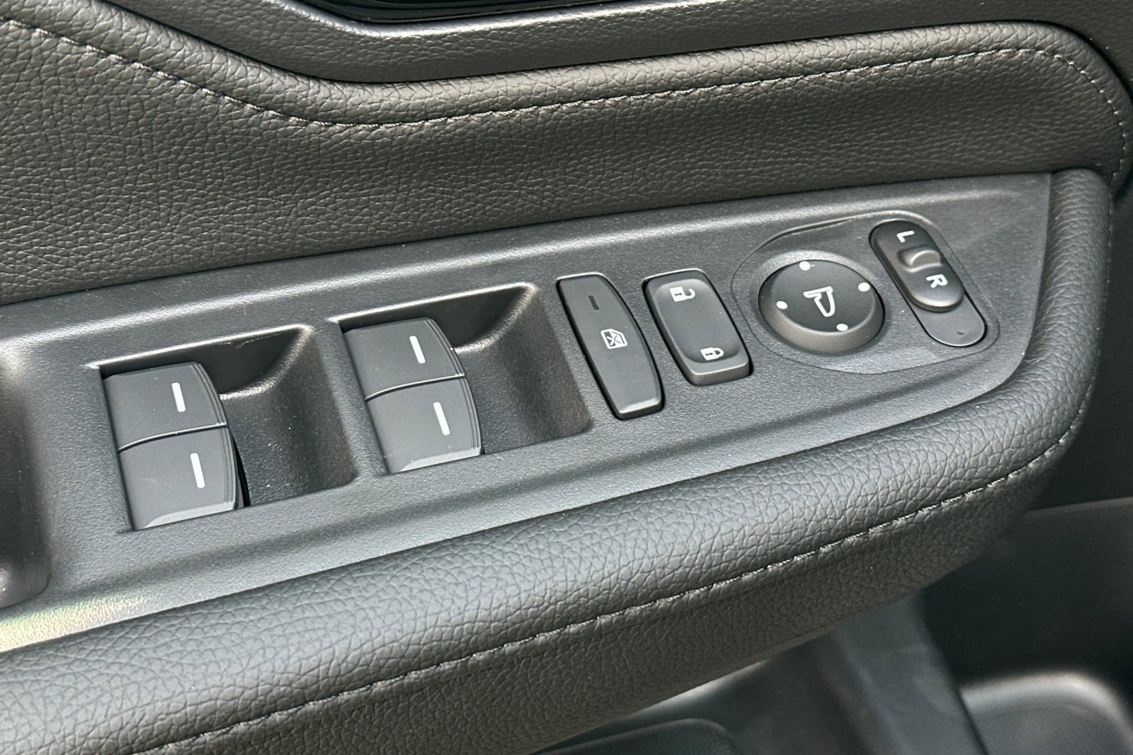 New 2026 Honda Odyssey Touring image 11