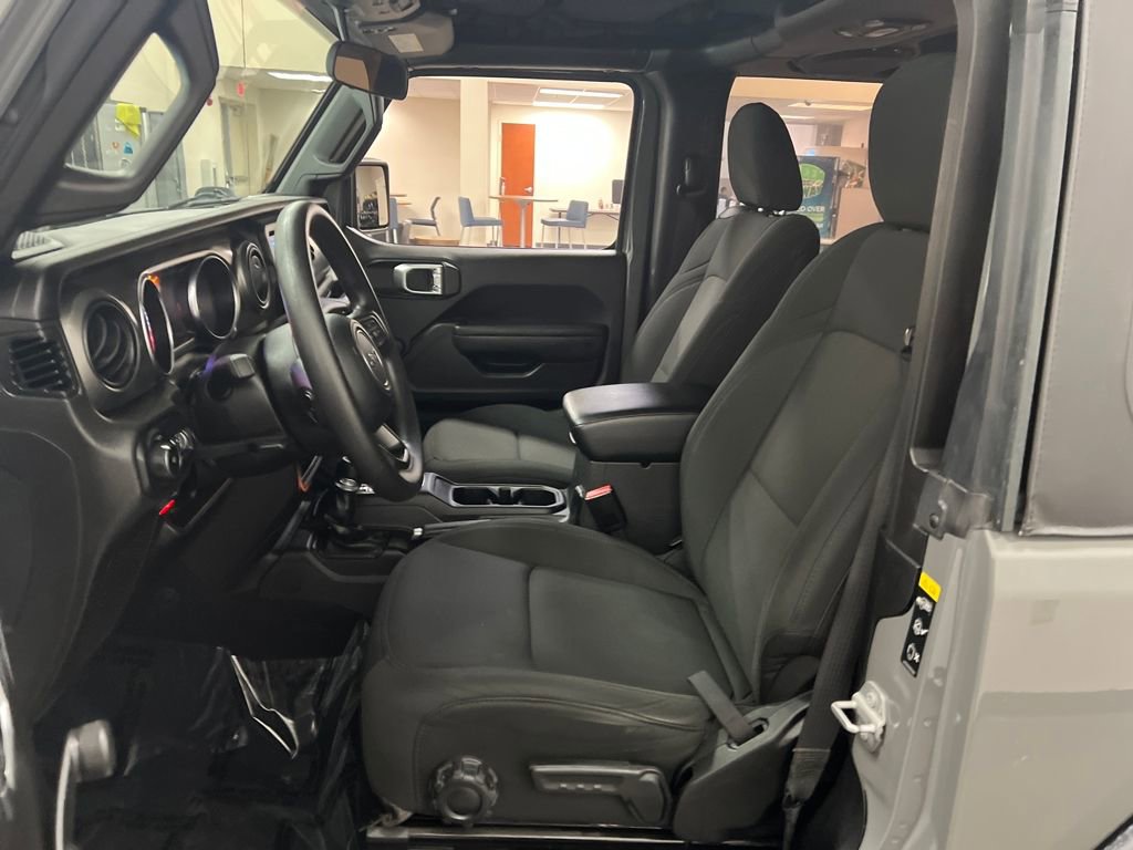 Used 2022 Jeep Wrangler Sport image 9