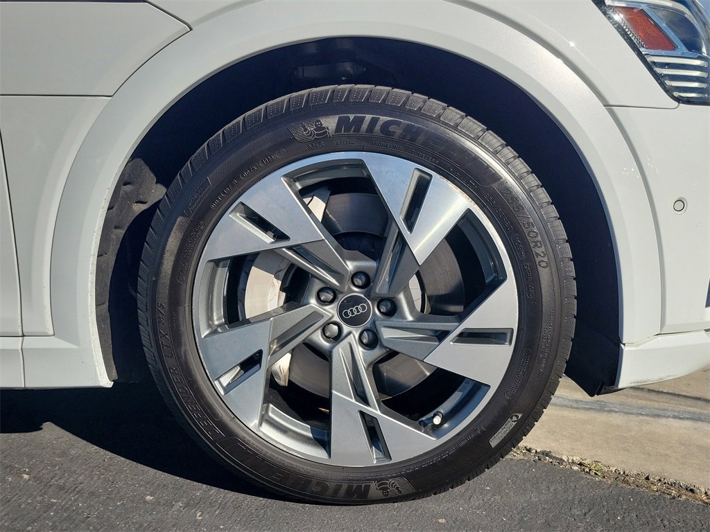 Used 2021 Audi e-tron Premium Plus w/ Premium Plus Package image 6