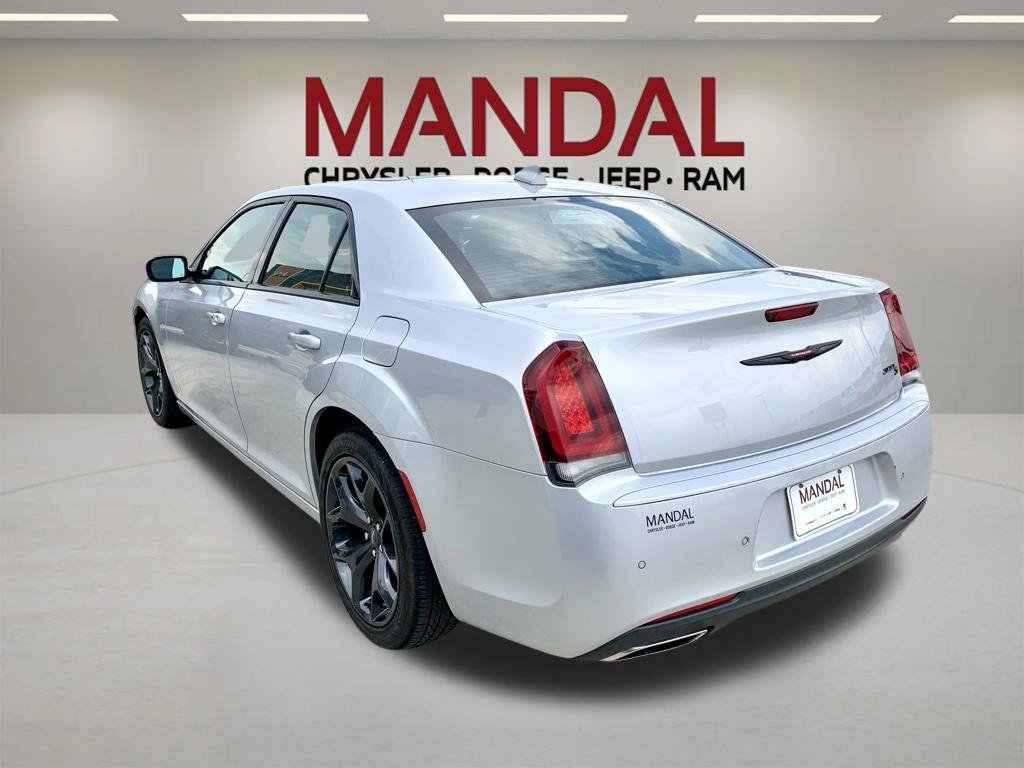Used 2021 Chrysler 300 S RWD image 8