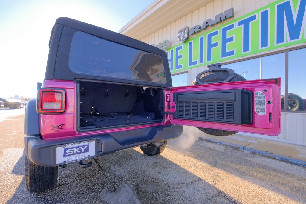 Used 2024 Jeep Wrangler Sport image 19