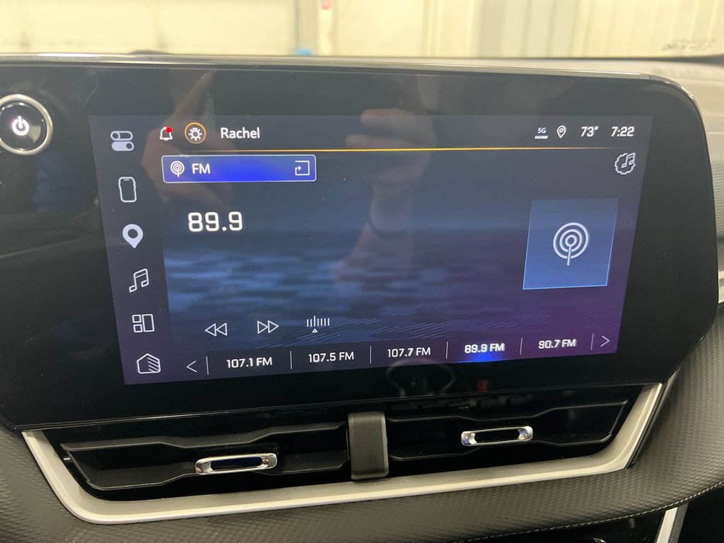 Used 2025 Chevrolet Equinox LT w/ Safety and Technology Package FWD image 14