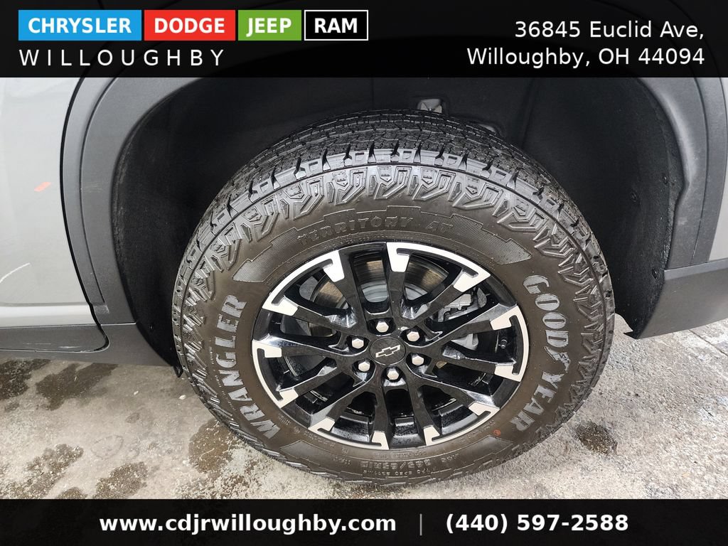 Used 2025 Chevrolet Traverse Z71 AWD/4WD image 41