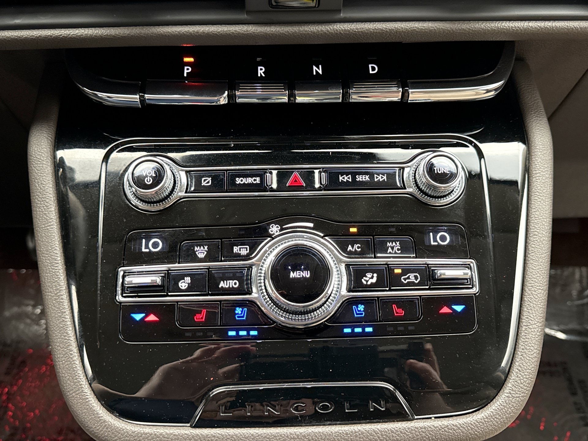 Used 2020 Lincoln Corsair AWD image 17