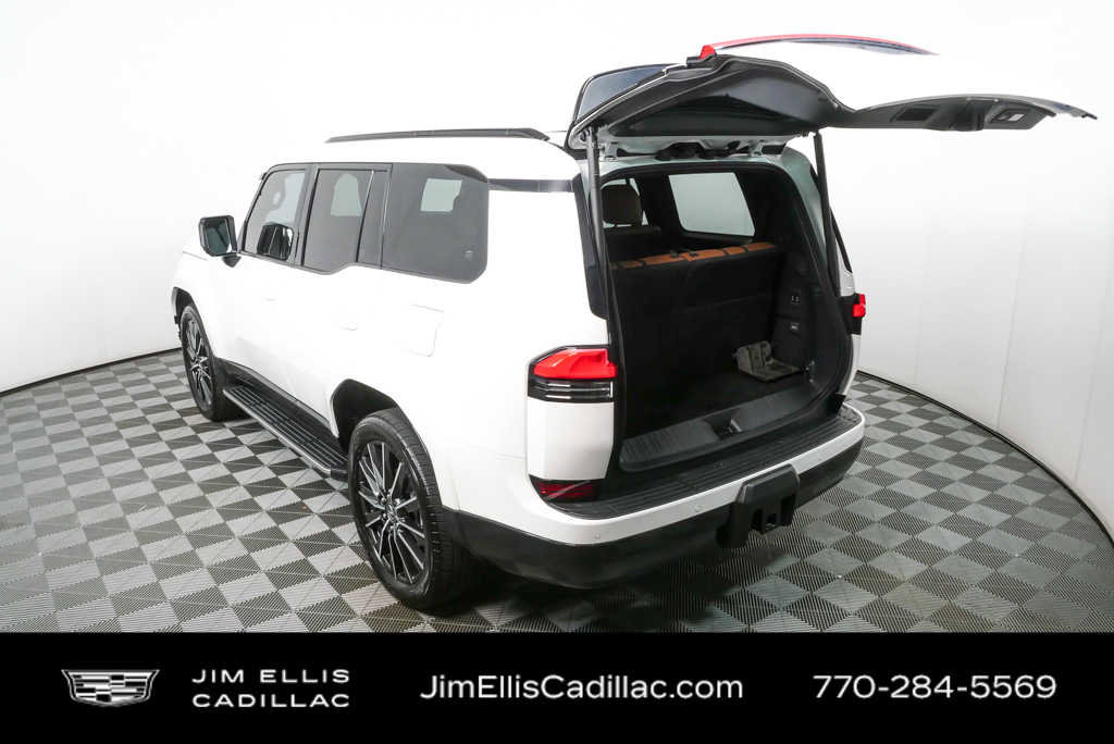 Used 2024 Lexus GX 550 w/ Accessory Package (2T) AWD/4WD image 30