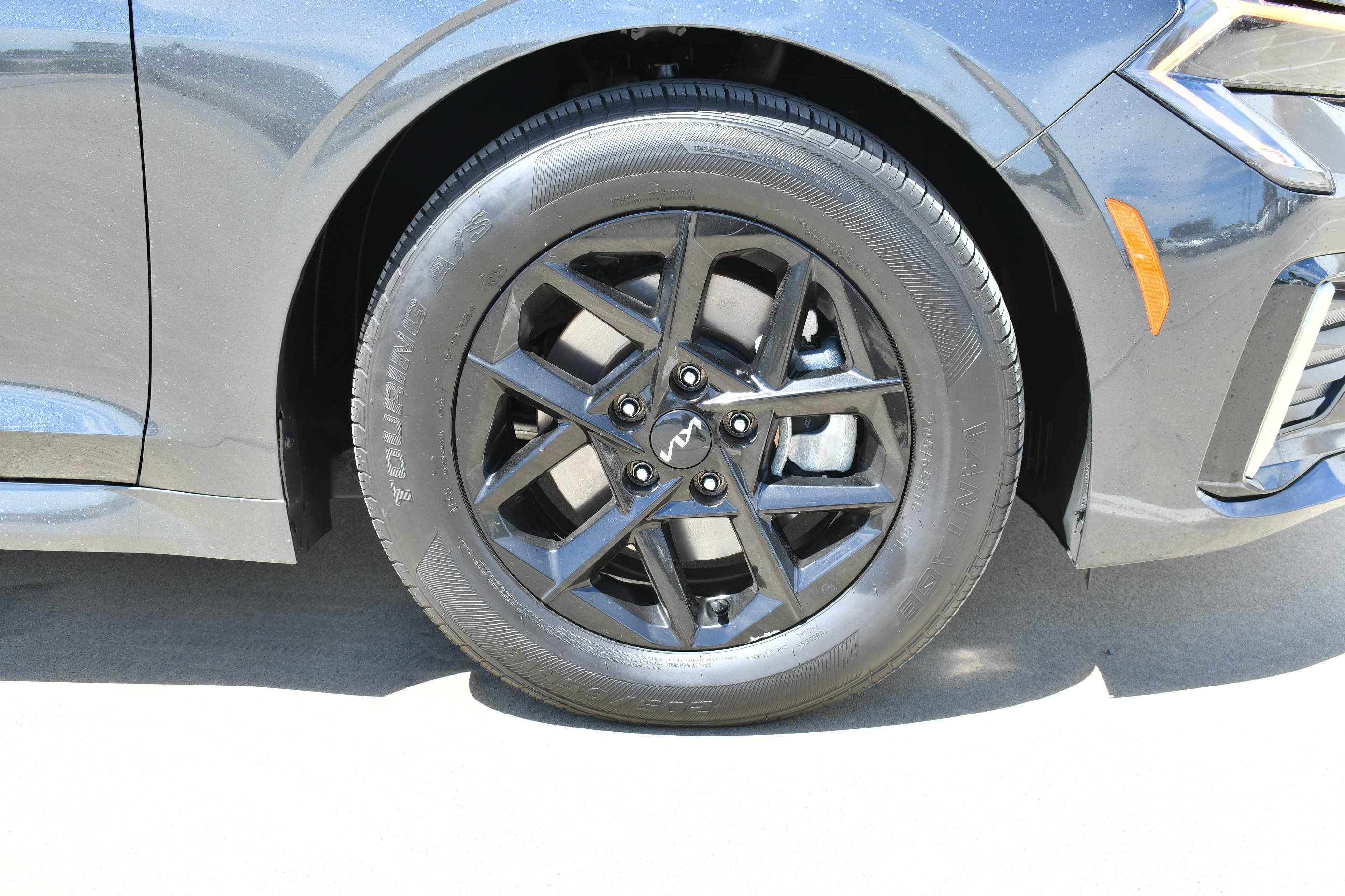Used 2025 Kia K5 LXS FWD image 4