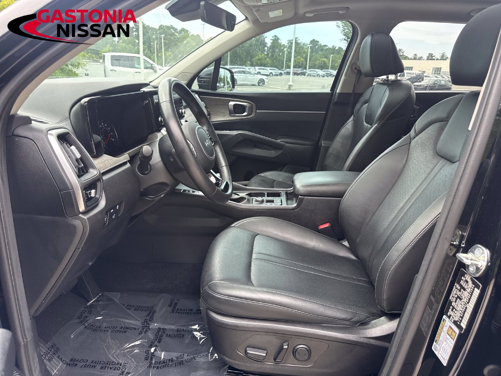 Used 2023 Kia Sorento EX w/ Panoramic Sunroof Package FWD image 13