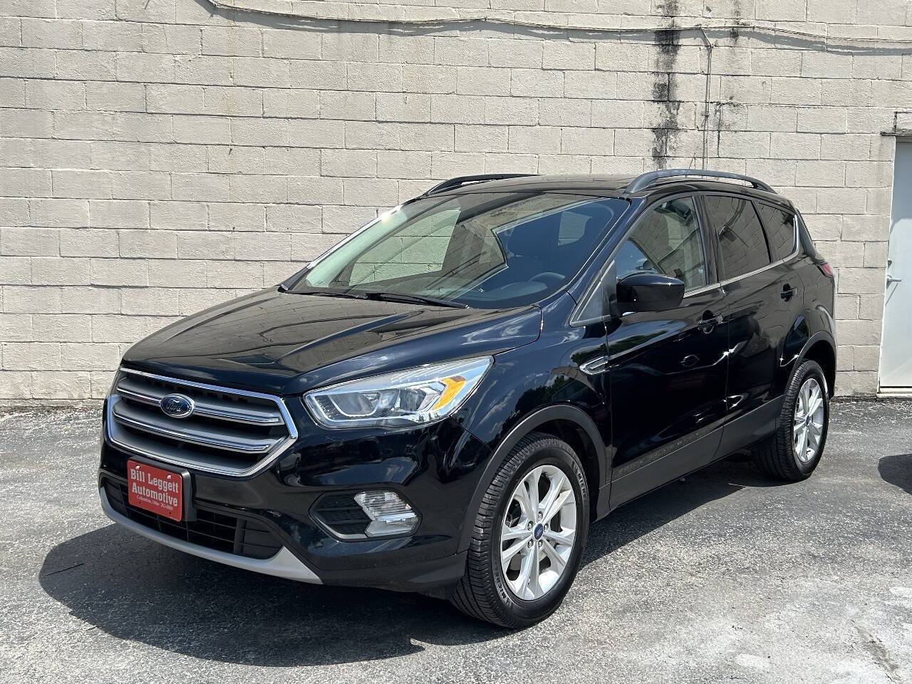 Used 2017 Ford Escape SE w/ Equipment Group 201A FWD image 2