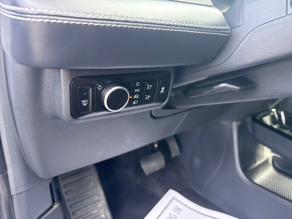 Used 2025 Ford Mustang Mach-E Select image 25