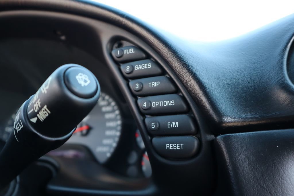 Used 2000 Chevrolet Corvette Convertible image 16