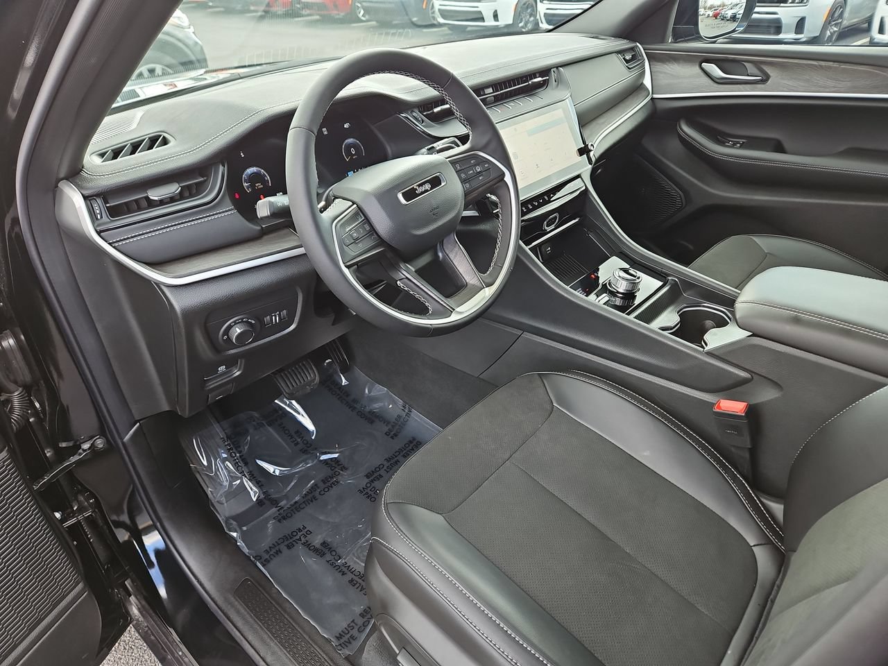 New 2026 Jeep Grand Cherokee Altitude AWD/4WD image 17