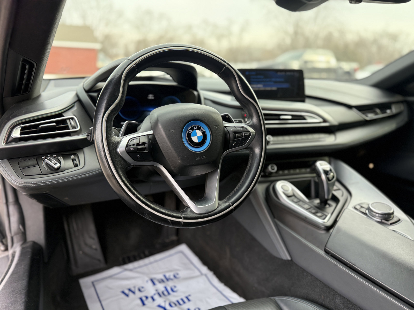 Used 2015 BMW i8 image 23
