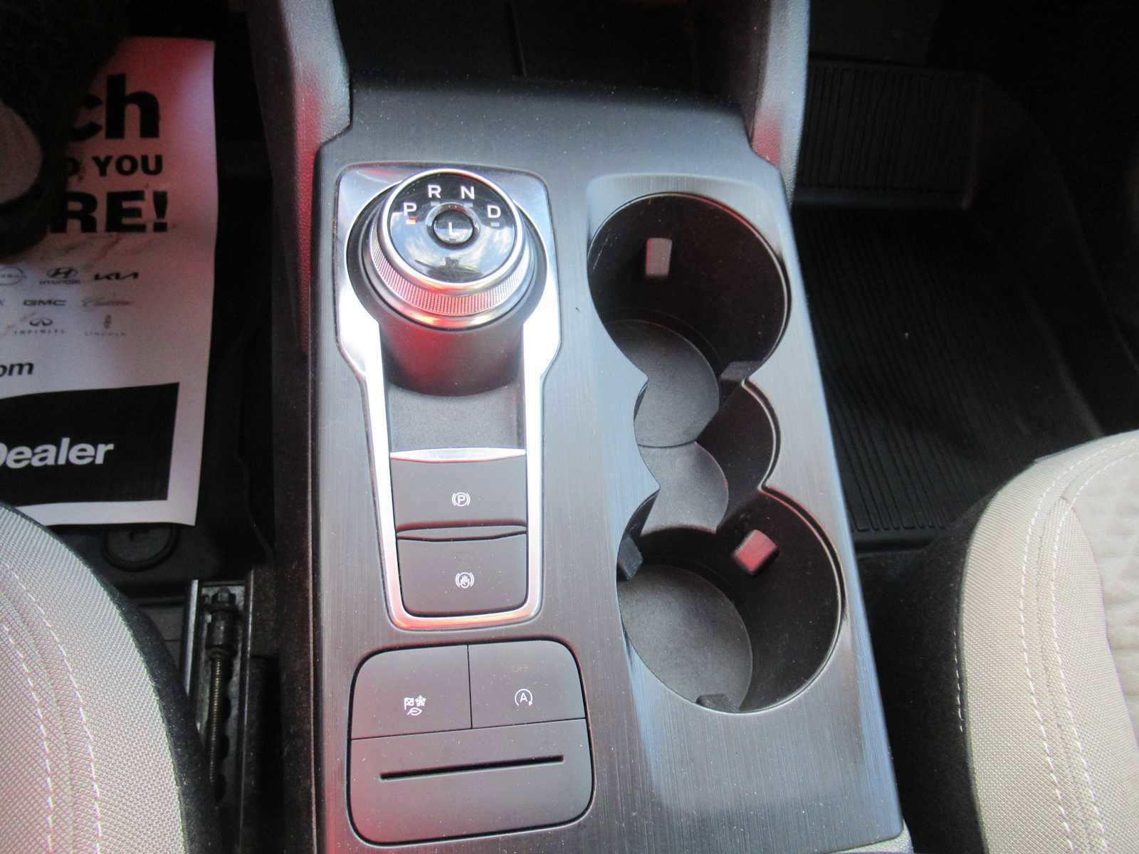 Used 2022 Ford Escape SE w/ SE Sport Appearance Package image 24