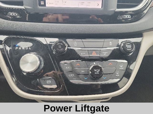 Used 2023 Chrysler Voyager LX FWD image 8