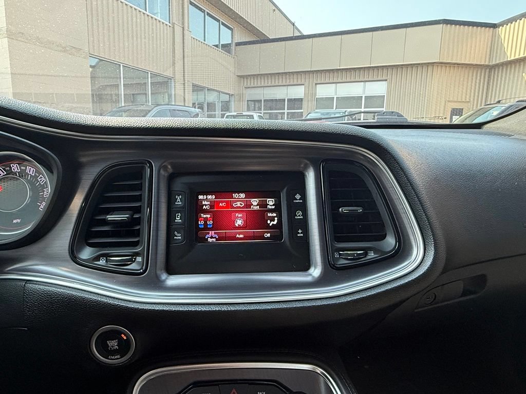 Used 2016 Dodge Challenger SXT RWD image 7